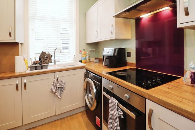 31, Eggleston Street, West Yorkshire photo 4