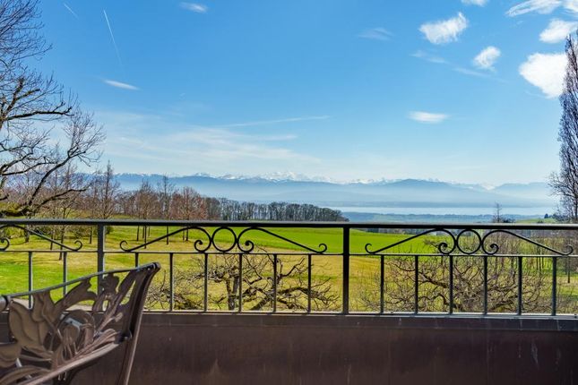 Thumbnail Villa for sale in Le Muids, 1273 Arzier-Le Muids, Switzerland