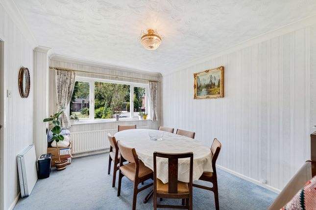 6 Haydock Park Gardens, Newton-Le-Willows photo 4