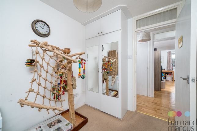 Flat for sale in Marshalls Close, London