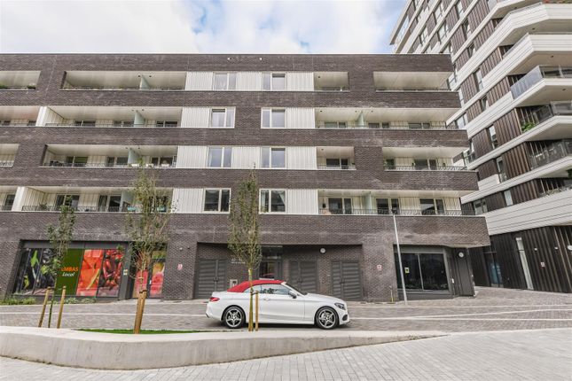Thumbnail Property for sale in Beck Square, London