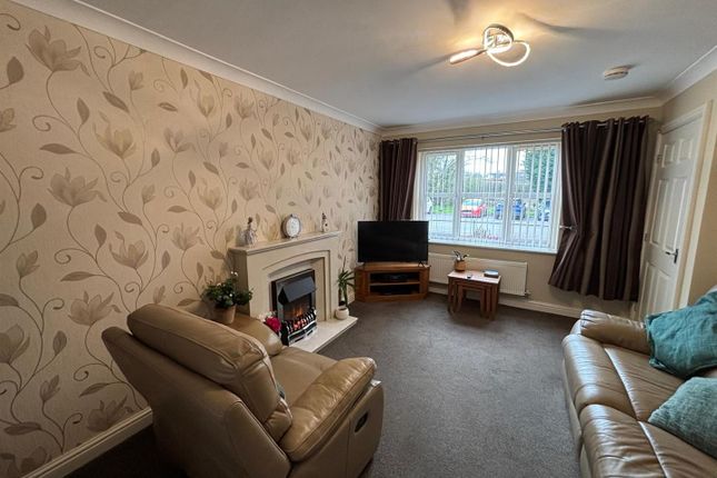 4, Mallard Close, Hull photo 2