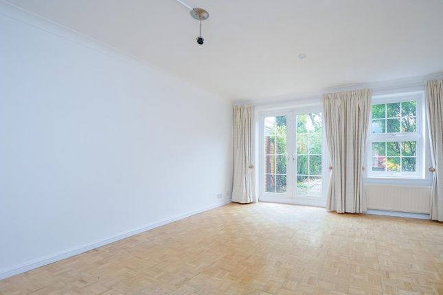 Terraced house to rent in Gainsborough Road, Richmond