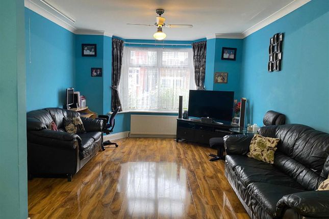 End terrace house for sale in Hortus Road, Southall