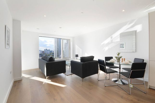 Thumbnail Flat for sale in Hurlock Heights, Elephant And Castle, London