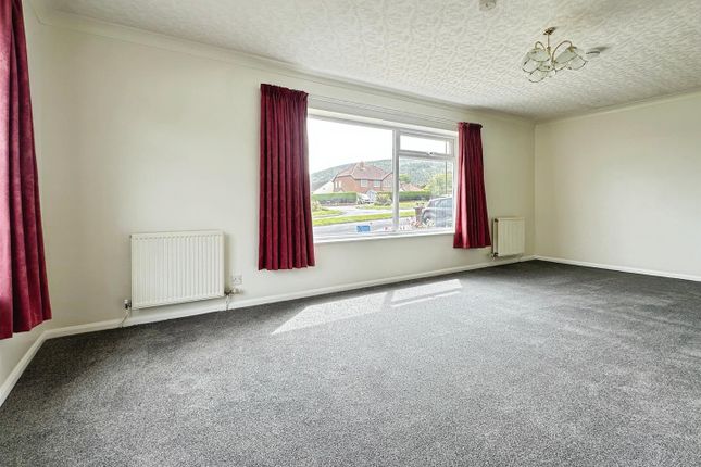 8, Lon Derw, Abergele photo 2