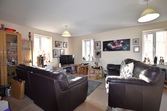 Detached house for sale in Crump Way, Evesham, Worcestershire