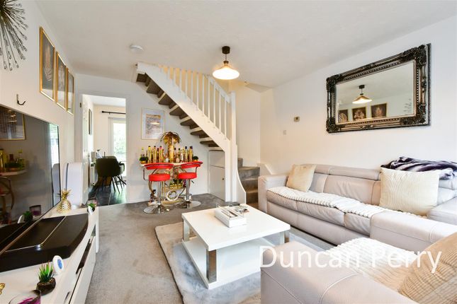 14, Heyford Way, Herts photo 4