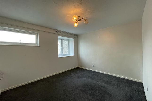 42, Tremaine Close, Penzance photo 2