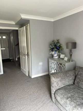 18 Rowner Crescent, Hook photo 5