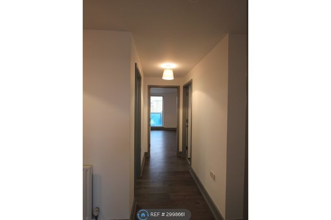 Flat, West Green Road, London photo 4