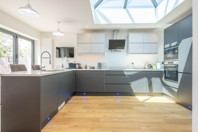 8, Heathside Road, Holt photo 4