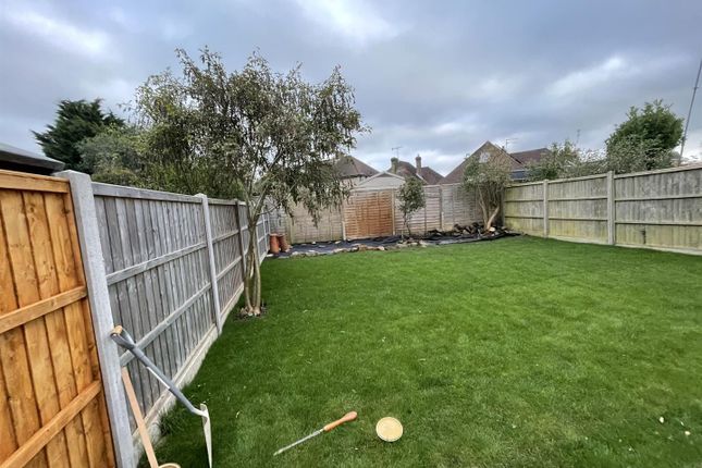 37, Green Lane, Chichester photo 2