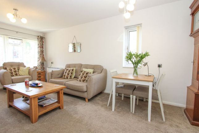 60, Melbourne Drive, Chipping Sodbury photo 2