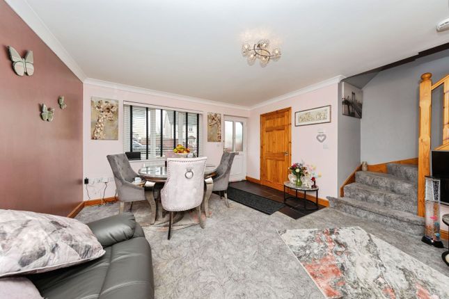 7, Clos Gwili, Llanelli photo 4