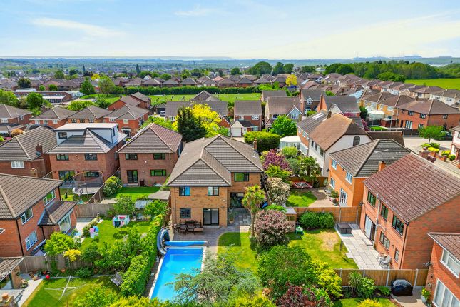 Hilltop, 26, Elmhurst Avenue, South Benfleet photo 2