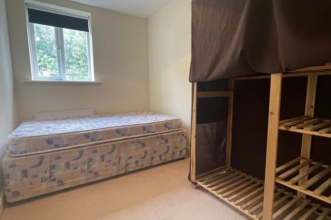 Flat to rent in Marmion Road, Nottingham