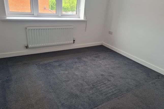 7 Whitby Court, 10, Scampston Drive, WAKEFIELD photo 5