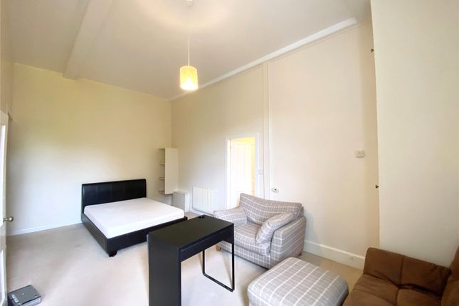 10, Sandhurst Lodge, Crowthorne photo 2