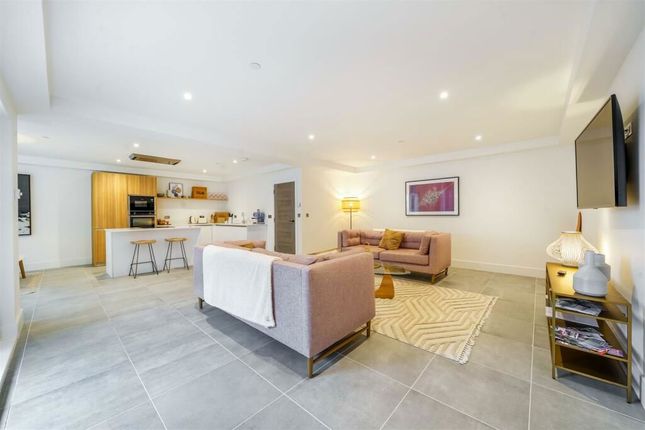 Flat for sale in Narrowcliff, Newquay