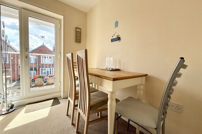 Flat 2, 6, Meadowfield Road, East Yorkshire photo 4