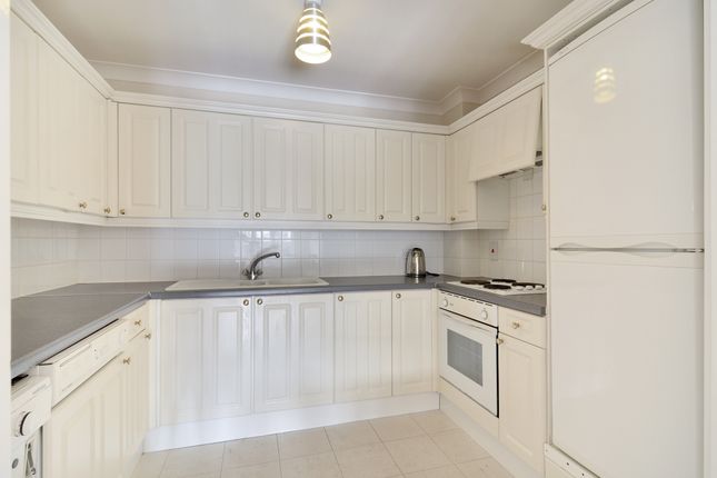 Flat to rent in Odessa Street, London