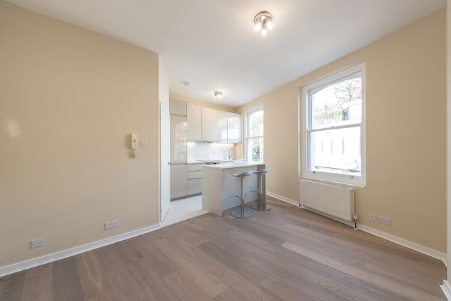 Thumbnail Flat to rent in Heath Street, London