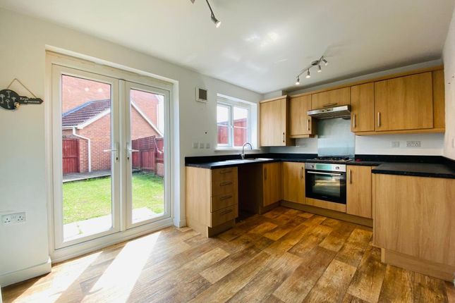 19, Heather Court, Castleford photo 3