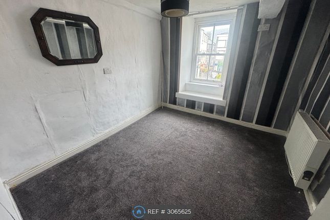 Flat, Tan Y Graig, Llanrwst photo 2