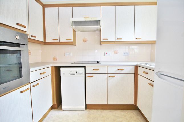 16, Cissbury Court, Findon Valley photo 3