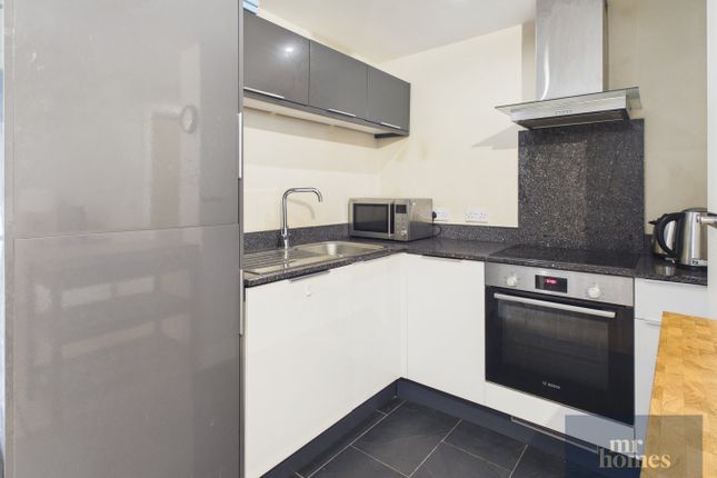 Flat 2, Crwys Court, 11 Crwys Road, Cardiff photo 2