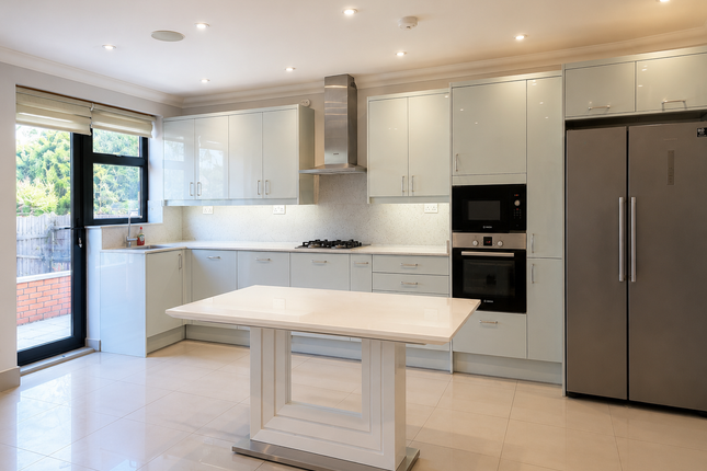 Briar Crescent, Northolt photo 4