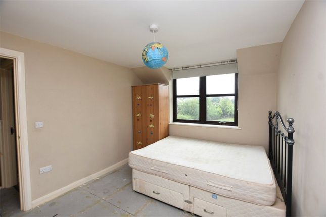 11, Weavers Fold, Blackburn photo 3