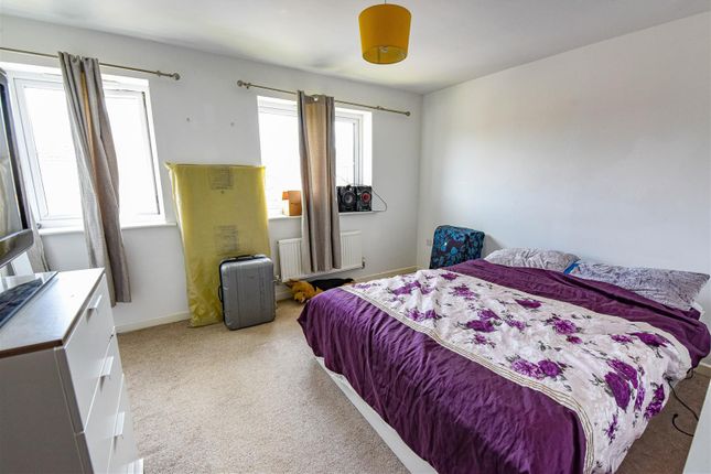 8, Railway Walk, Dursley photo 4