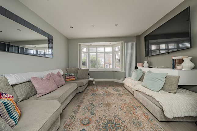 17, Peel Way, Hillingdon photo 4