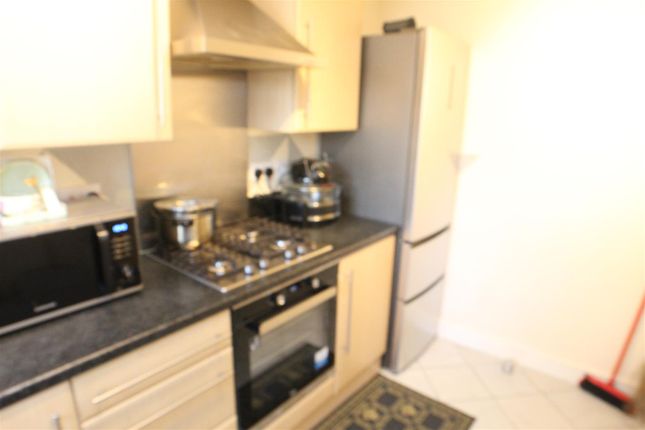 Property to rent in Baldwins Close, Royton, Oldham