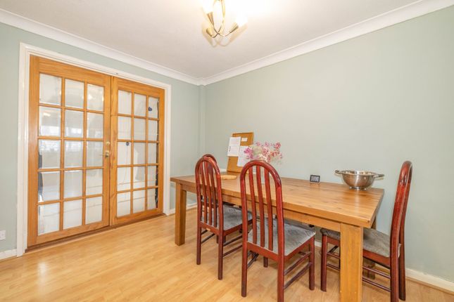 1, Verwood Close, Canterbury photo 3