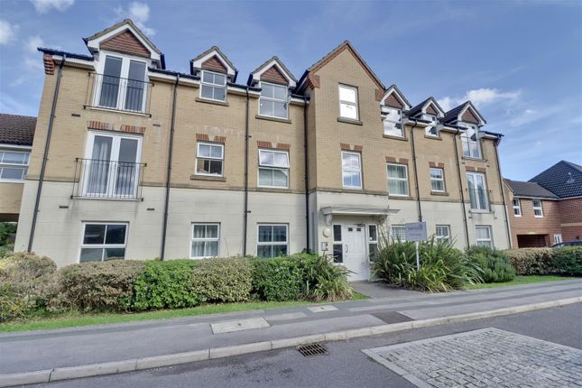 1-bed flat on 55, Sunlight Gardens, Fareham, £160,000
