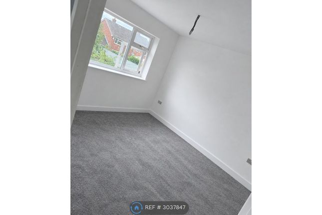 Hillside Crescent, Walsall photo 5