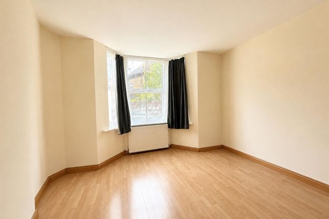 51b, Gladstone Road, Watford photo 4