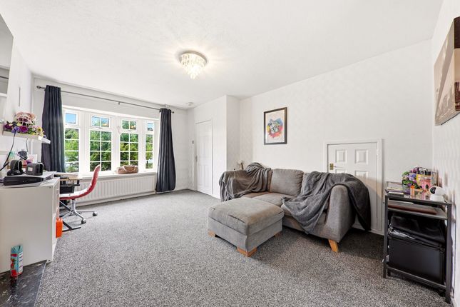 32a Raynville Road, Leeds photo 2