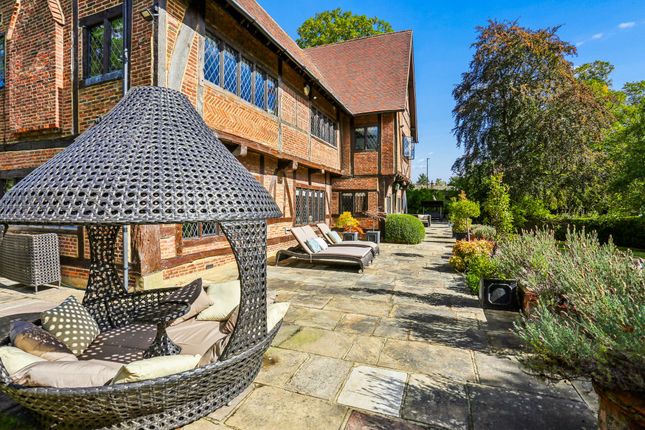 1 Fyfield Close, Epsom photo 4