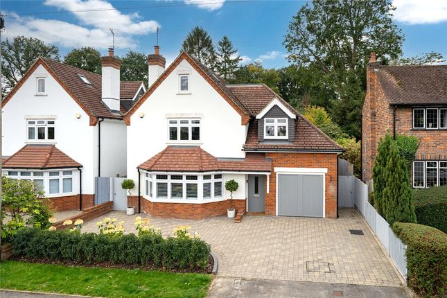 Thumbnail Detached house for sale in Park Rise, Harpenden, Hertfordshire