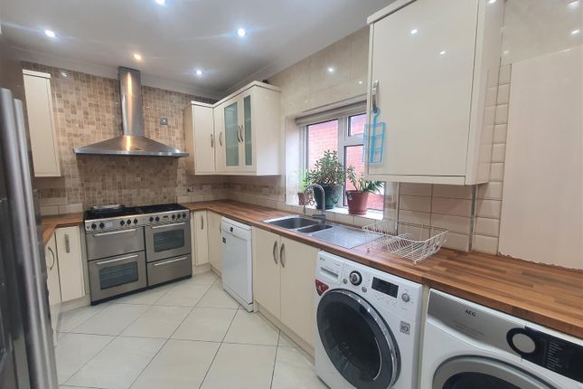 Thumbnail Semi-detached house to rent in Argyll Avenue, Southall