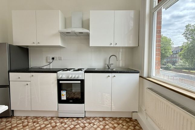 Flat 6, 224, Willesden Lane, London photo 3