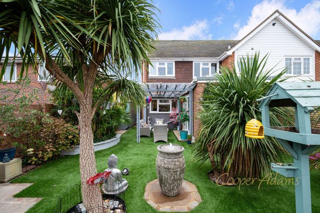 4 Fairlands, Littlehampton photo 3