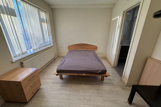 Studio to rent in Wellington Road South, Hounslow, Greater London