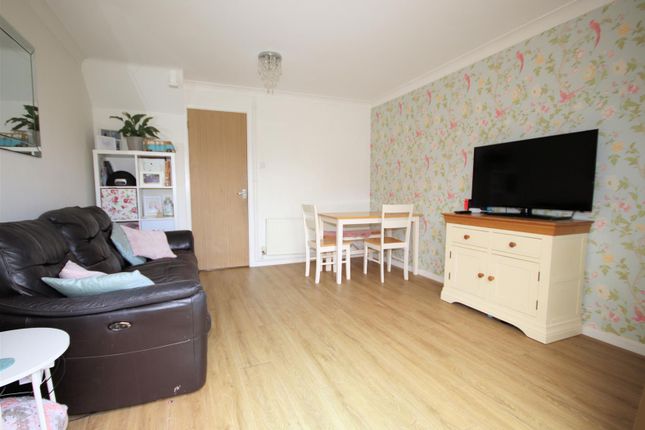 59, Bryant Way, Toddington photo 3