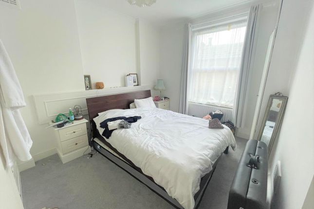Flat 1, 130, Heath Road, Twickenham photo 4