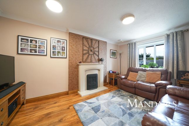 26 Barbers Hill, Peterborough photo 2
